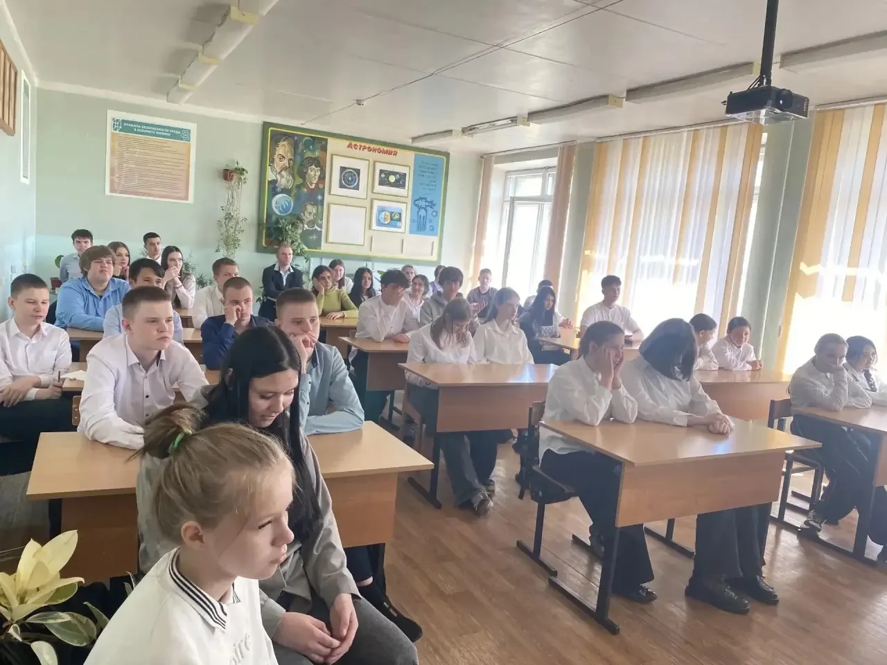 Сегодня для 7-9 классов был проведен региональный урок от Ростелекома «Цифровой ликбез»...