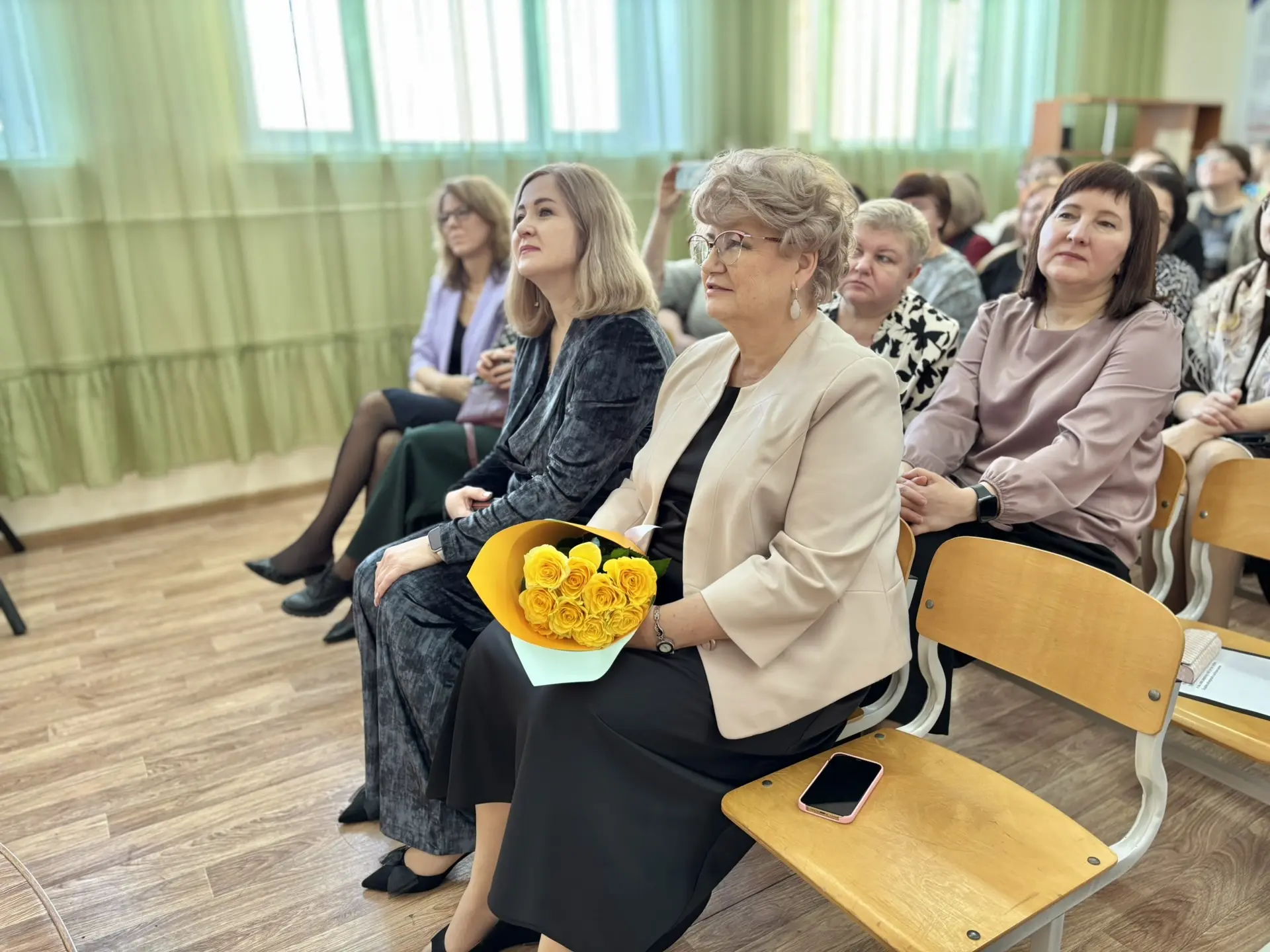 В преддверии самого нежного весеннего праздника в нашей школе состоялся концерт, посвящ...