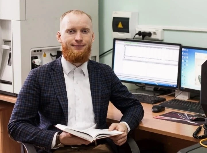 Доброе утро, продолжаем знакомить вас с нашими звездными выпускниками 💫



Николай Медведев, заведу
