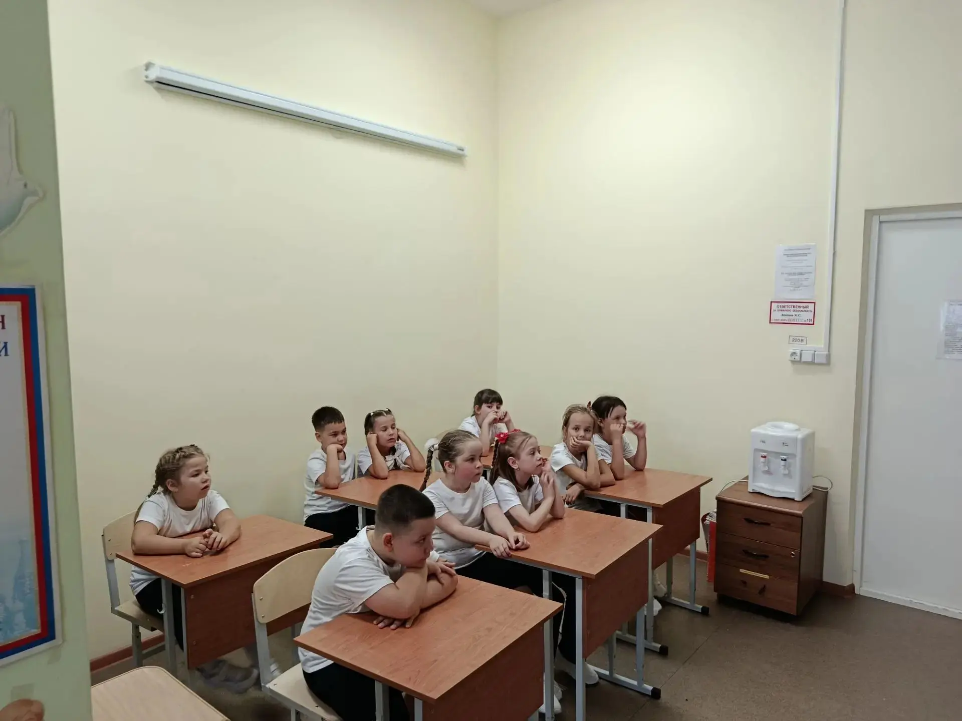 Первоклашки знакомятся с нашей школой📖🌞