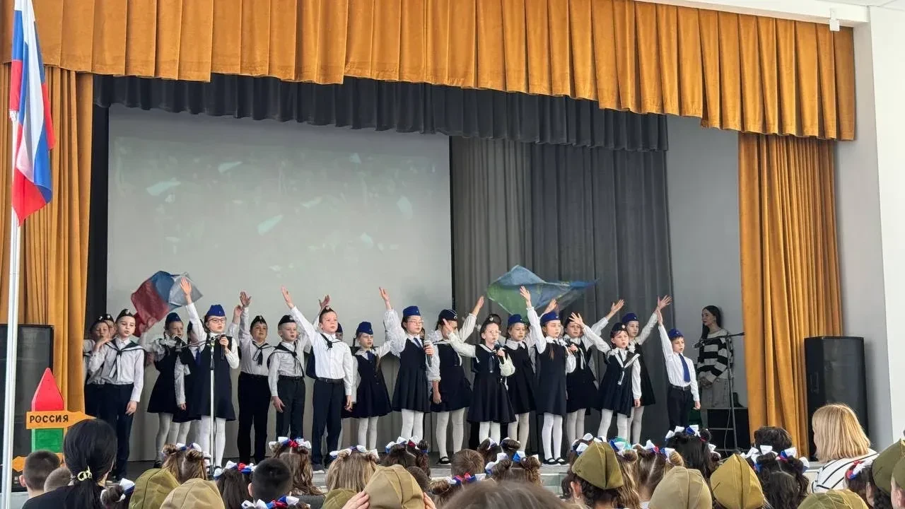 Сегодня в нашей школе царила особая атмосфера! Ученики 2-х и 6-х классов блестяще выступили на ежего