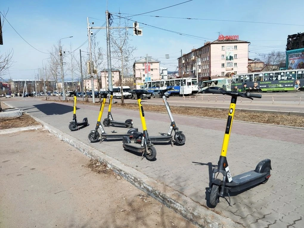 С каждым годом весной на улицах появляются гироскутеры, моноколеса, сигвеи и электросам...