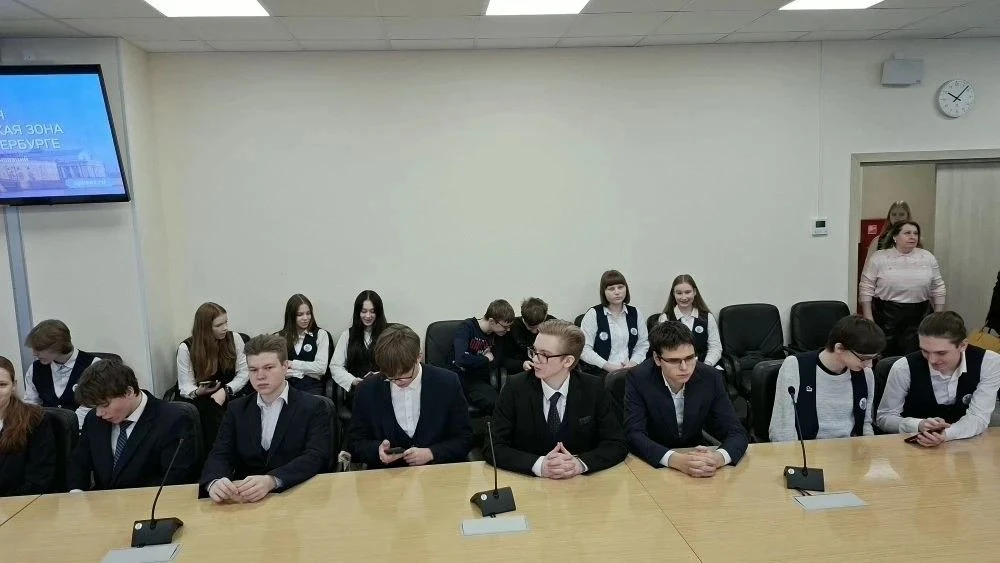 05.03.2026 года обучающиеся налогового класса гимназии 343 в составе делегации налоговых классов дру
