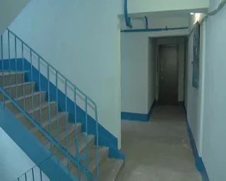 🚓 В Сызрани в подъезде многоэтажки нашли тело 76-летнего мужчины