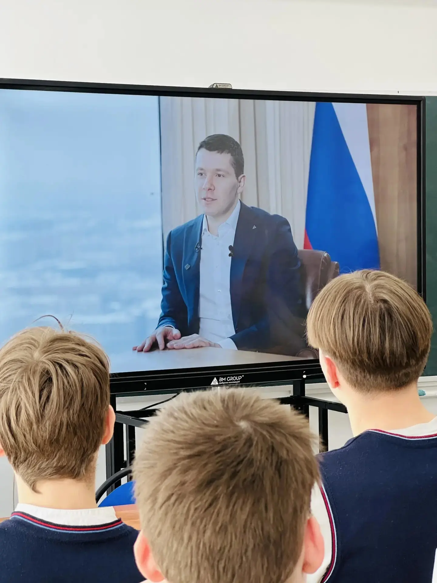 Разговоры о важном: заводы России — основа нашей жизни   Учебная неделя в нашем лицее началась с вне