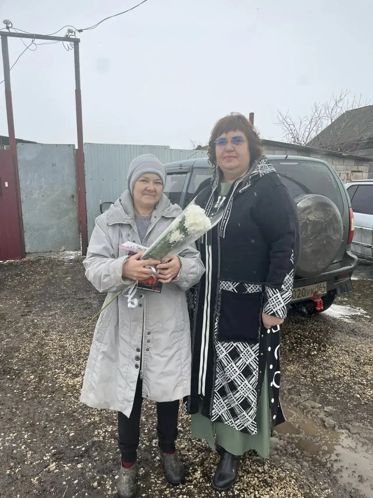 В воздухе уже пахнет весной, солнце светит ярче, а на улицах появляются первые цветы. М...