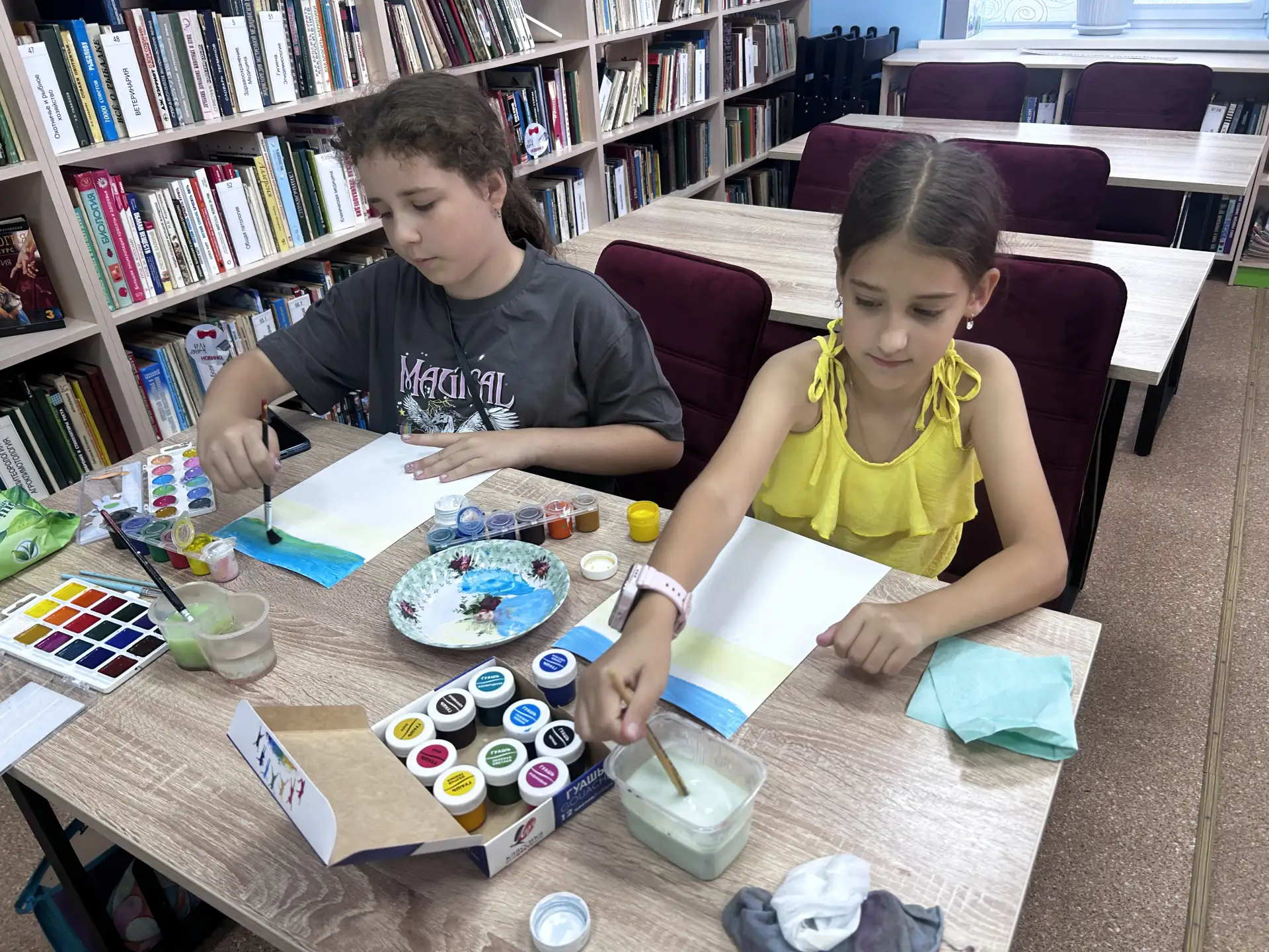 🌊 Погружение в морские просторы 🎨

Сегодня в Веселовской библиотеке царила поистине творческая атм