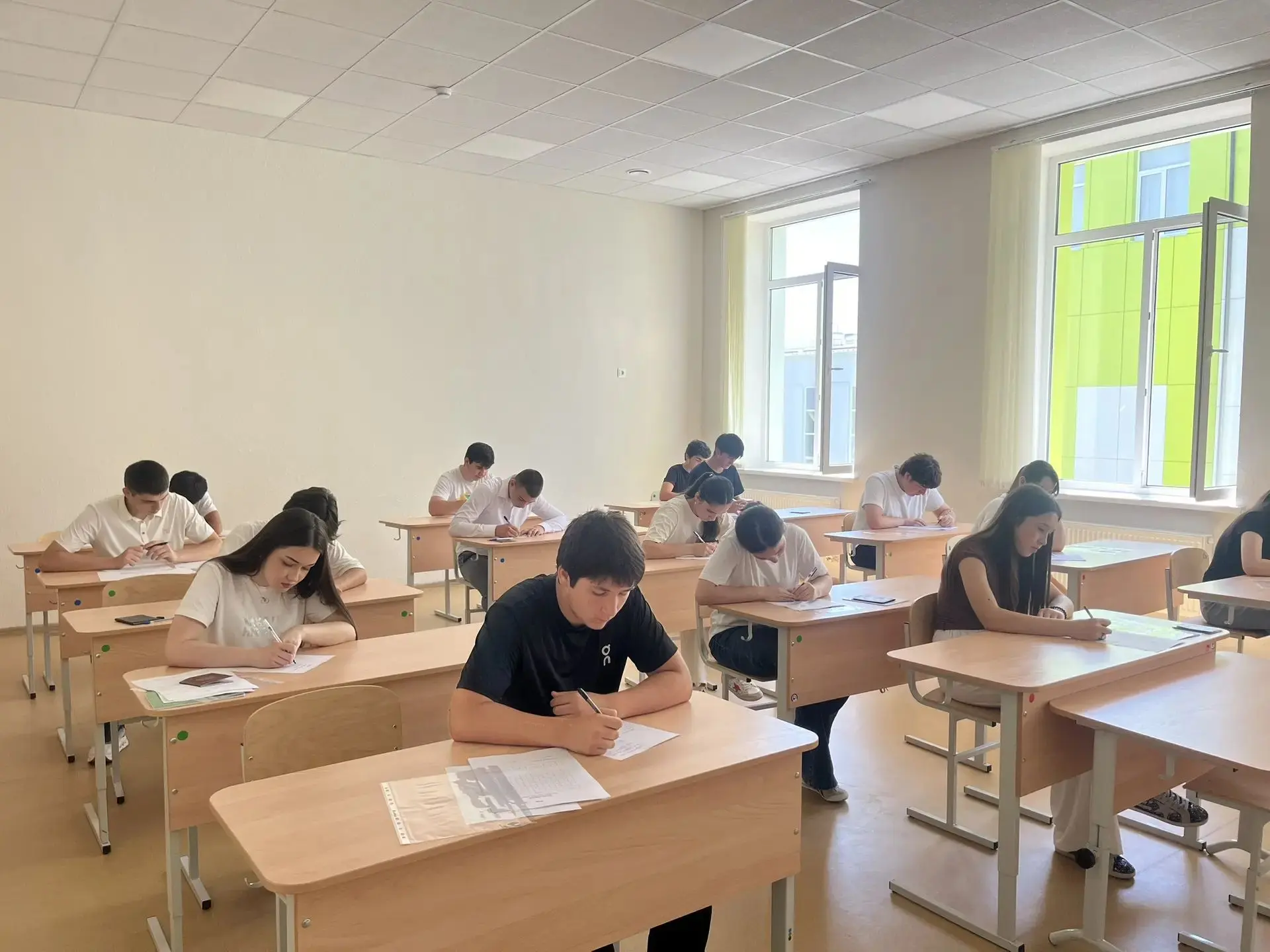 🧬 Первый шаг к профессии: будущие десятиклассники прошли отбор в естественно-научный класс.

23 июл