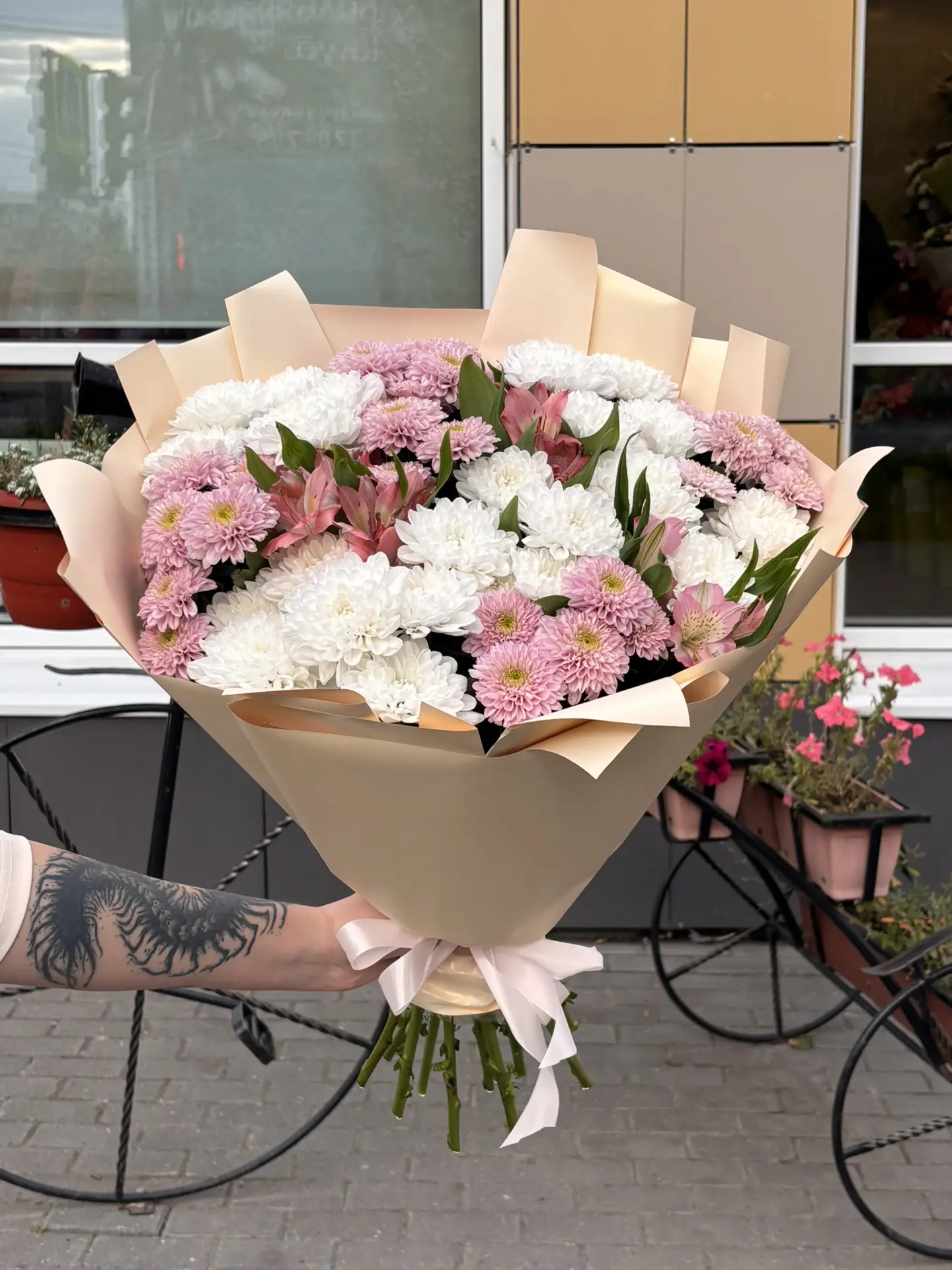 🌸 Нежные букеты с хризантемами и розами