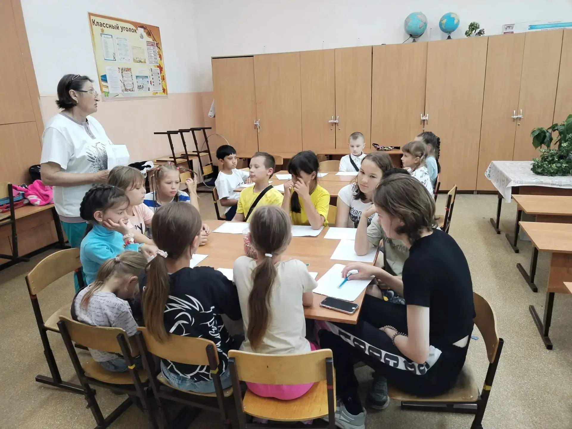 Мамы и папы, спасибо, что были с нами! 💬

Вторая смена ГОЛ провела День семьи, любви и верности в т