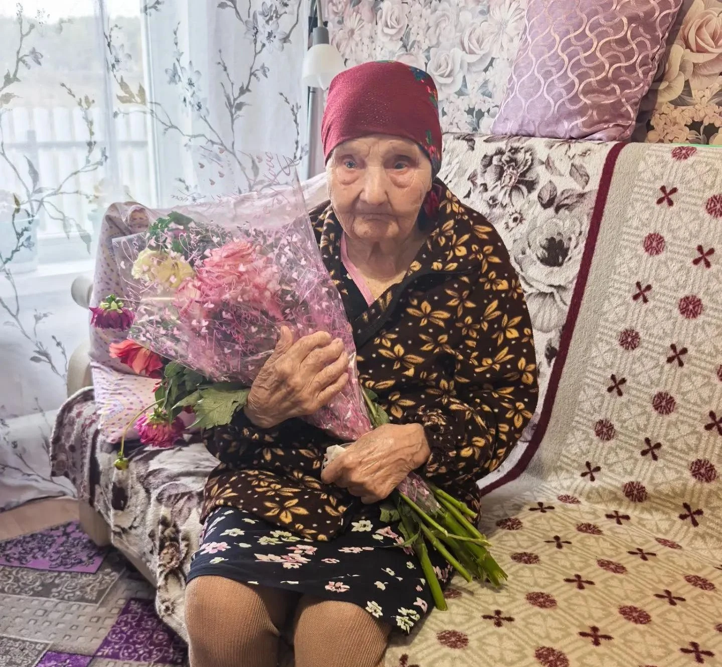 УИК № 864 (д. Новокузьминка) проводит голосование вне помещения для голосования. Свой г...