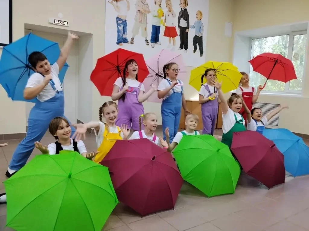 ☂️ На нашей сцене вновь выступала театр-студия «Образ» Детского театрального центра.