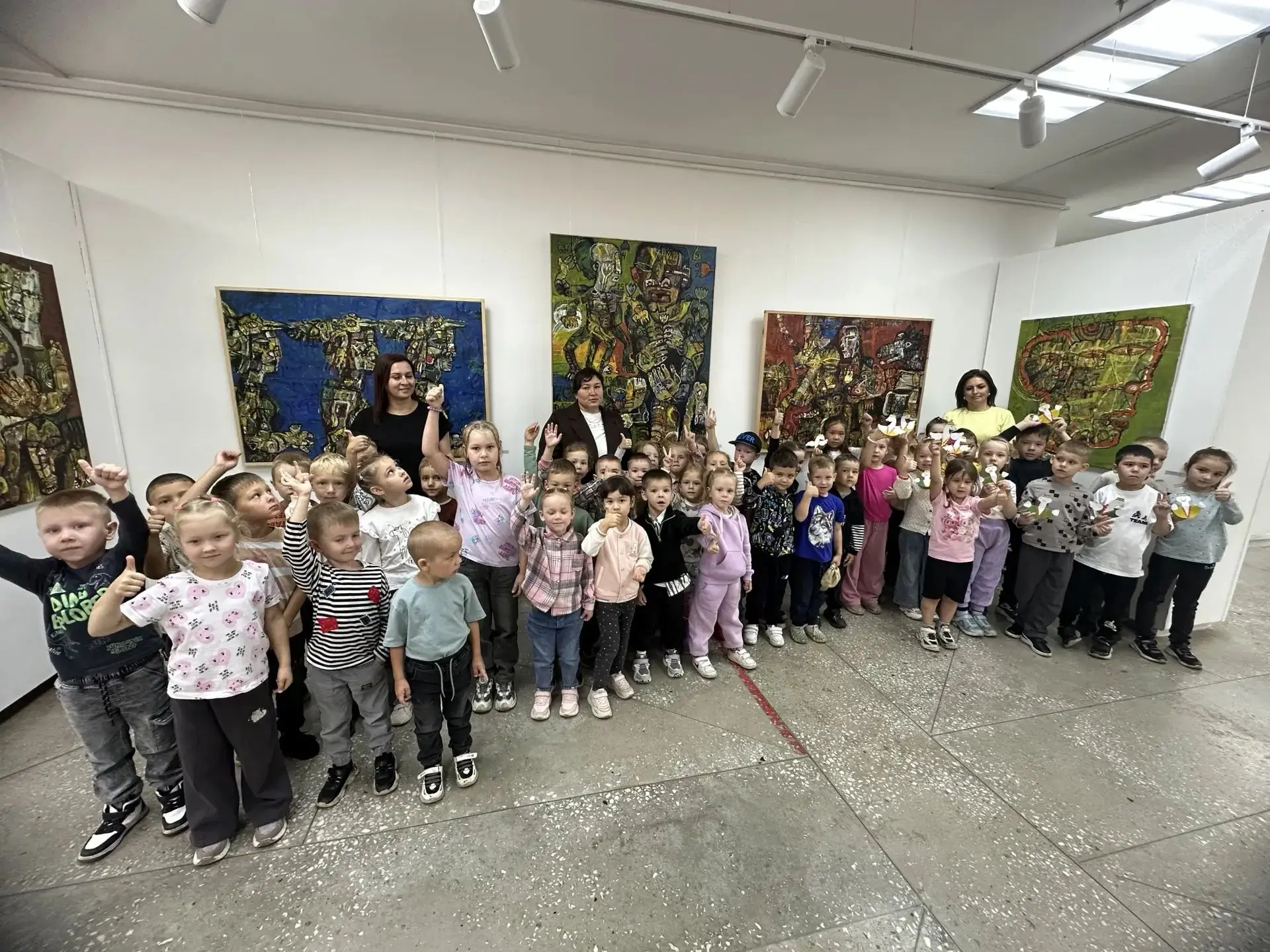 Воспитанники нашего детского сада посетили Стерлитамакскую картинную галерею им. М.В. Н...