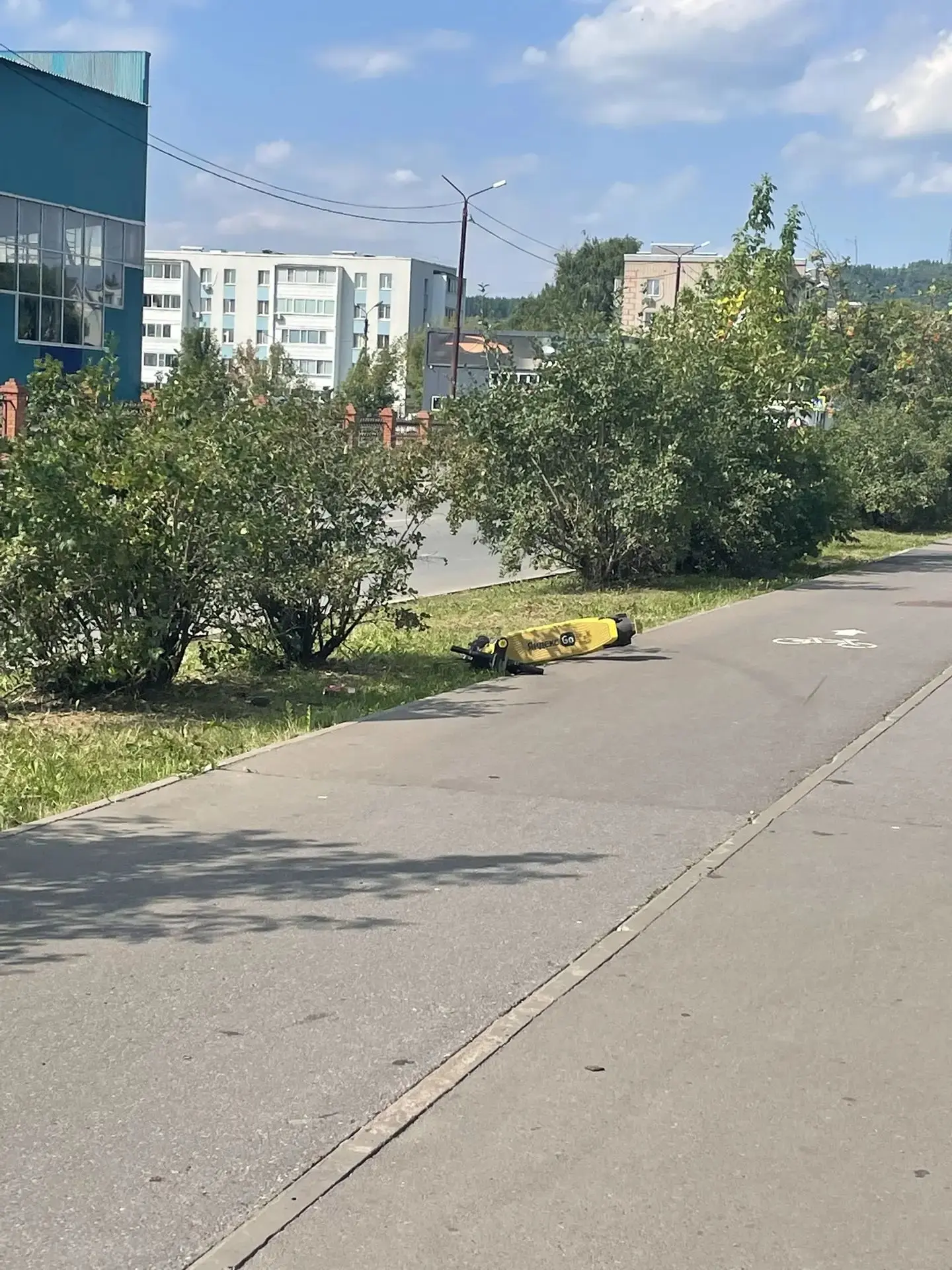 На ул. Радищева куда-то испарился арендатор электросамоката.