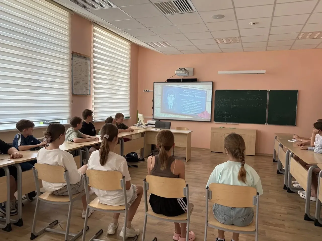 Сегодня ребята в школьном лагере  посмотрели документальный фильм «Анатомия подвига. Полицейские ист