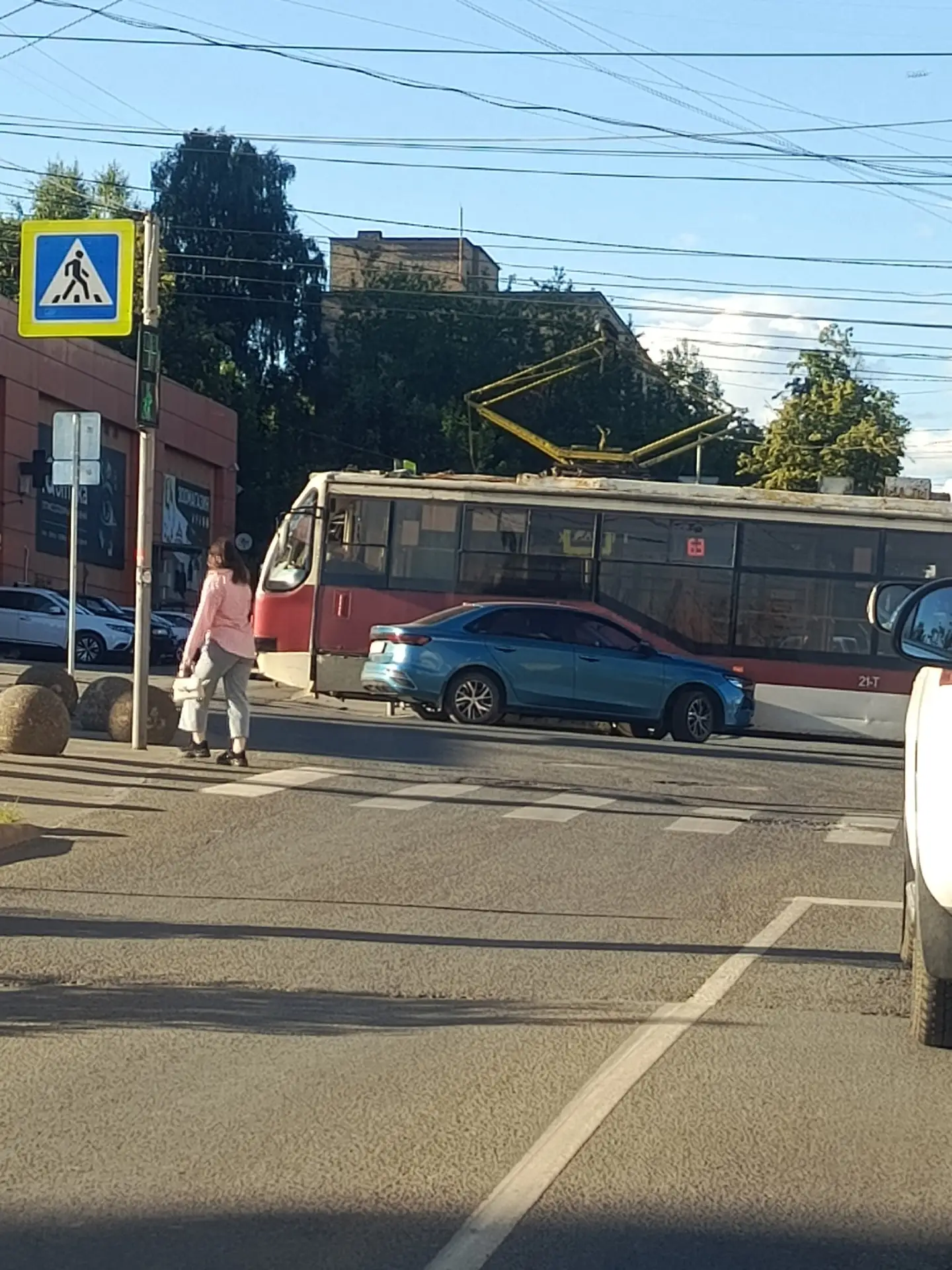 🚗"ДТП с трамваем   Перекрёсток М. Горького и ул. Демидовской. Было вчера вечером".