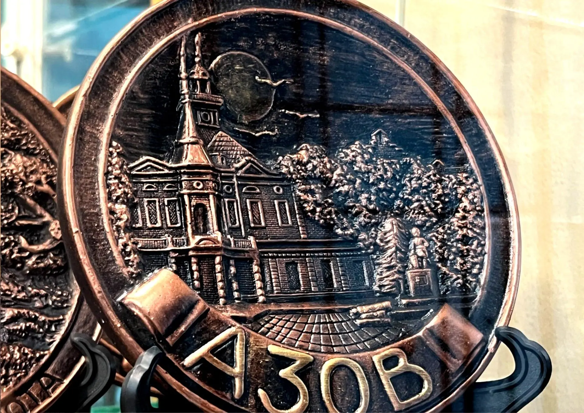 🔔Друзья, напоминаем, что в Азовском музее-заповеднике работает  сувенирная лавка. 
💛Мы внимательно