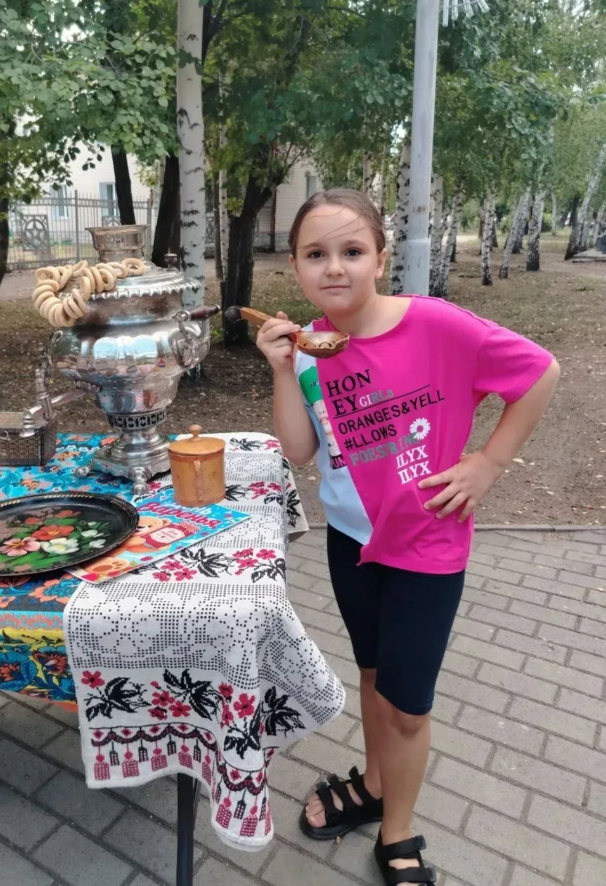 24 июля семья Гайдасевых из МБОУ "СОШ №13" ,1 б класса посетили праздник, посвященный Дню Варенья.
Н
