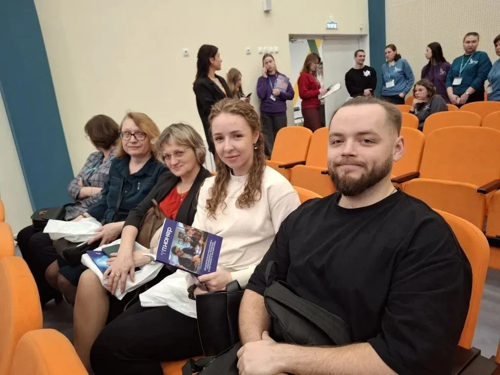 📝 В первые дни каникул учителя начальной школы и зам.директора по УВР (1-4 кл.) Семёнова Евгения Иго