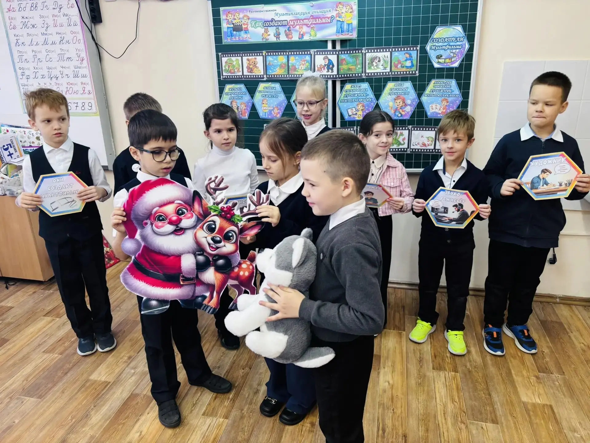 🇷🇺РАЗГОВОРЫ О ВАЖНОМ🇷🇺 12  января в рамках внеурочной деятельности«Разговоры о важном» школьники пог