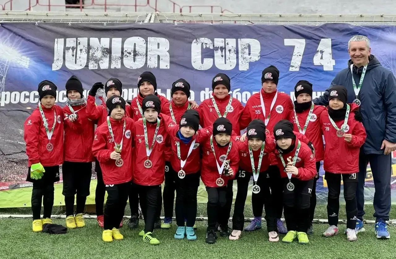 Космическая игра и серебро на турнире JUNIOR CUP 74! 🚀⚽  💫В преддверии Дня космонавтики, 11 и 12 апр