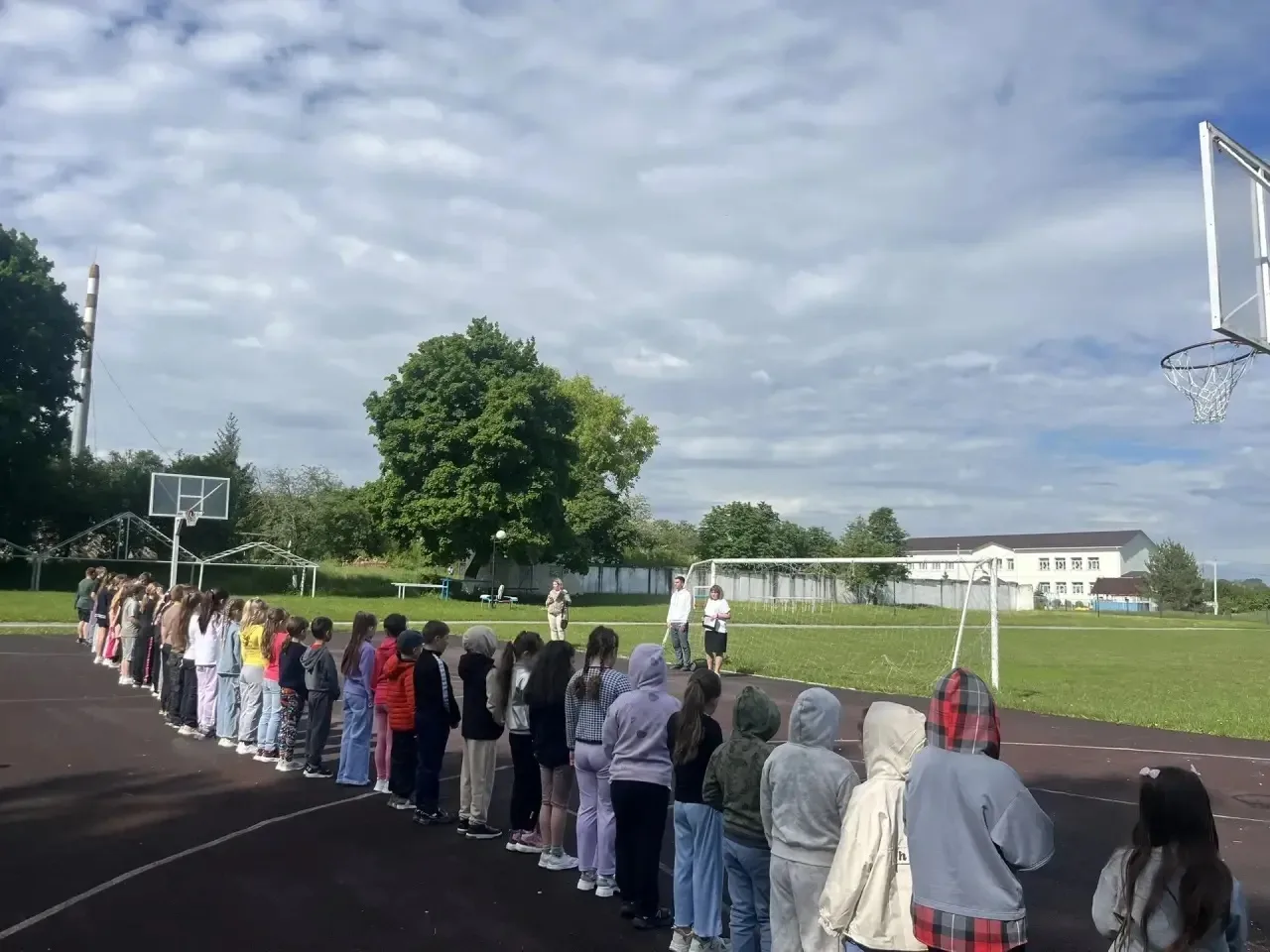 🌞⛱️🏫Наступило долгожданное лето и пришло время для активного отдыха!

☀️🏫С 1 июня на базе МБОУ «К