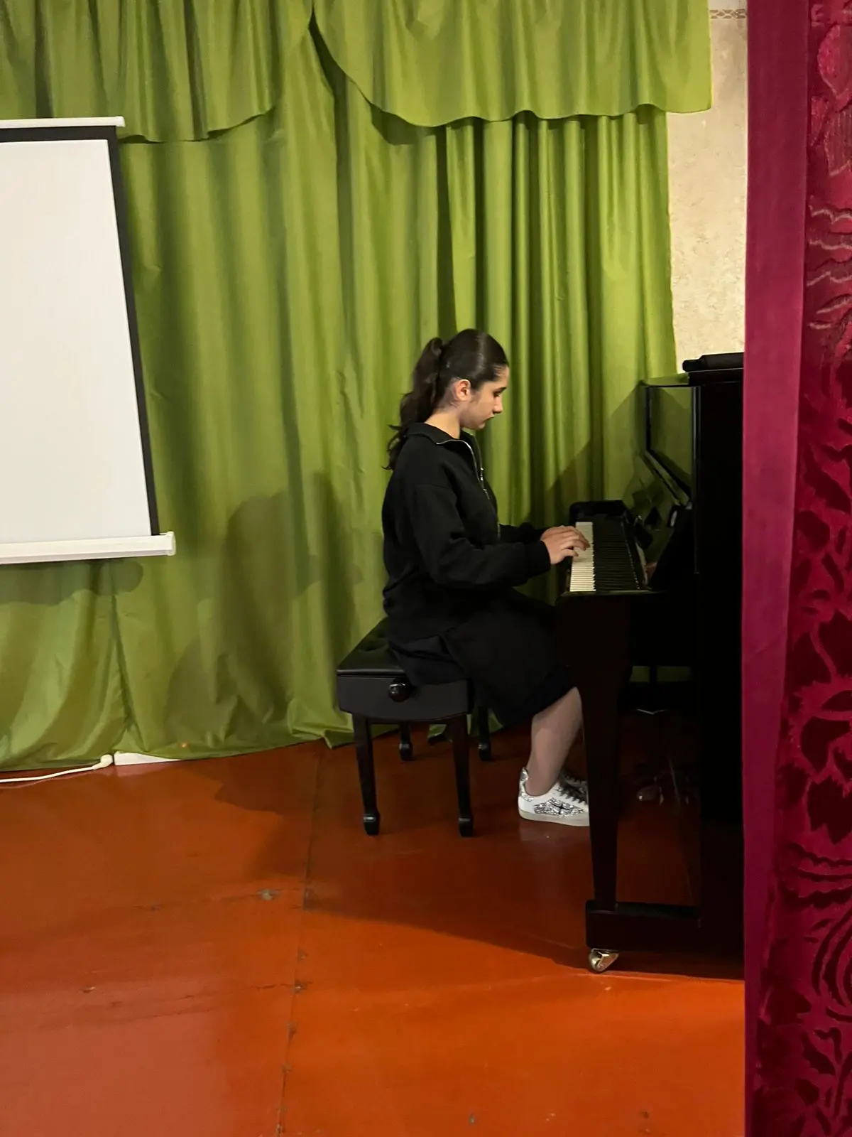 ⚡Рубрика "Из неопубликованного".

🎹Выпускница фортепианного отделения Катукова Камилла.

✨Итоговая 