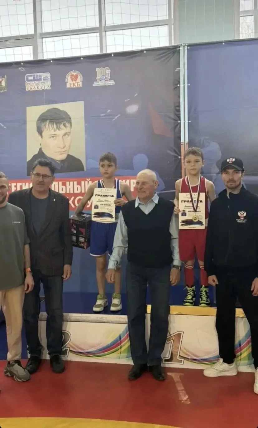 🥊 Наши чемпионы на ринге Елабуги! 🏆  С гордостью сообщаем о блестящей победе наших спортсменов на От