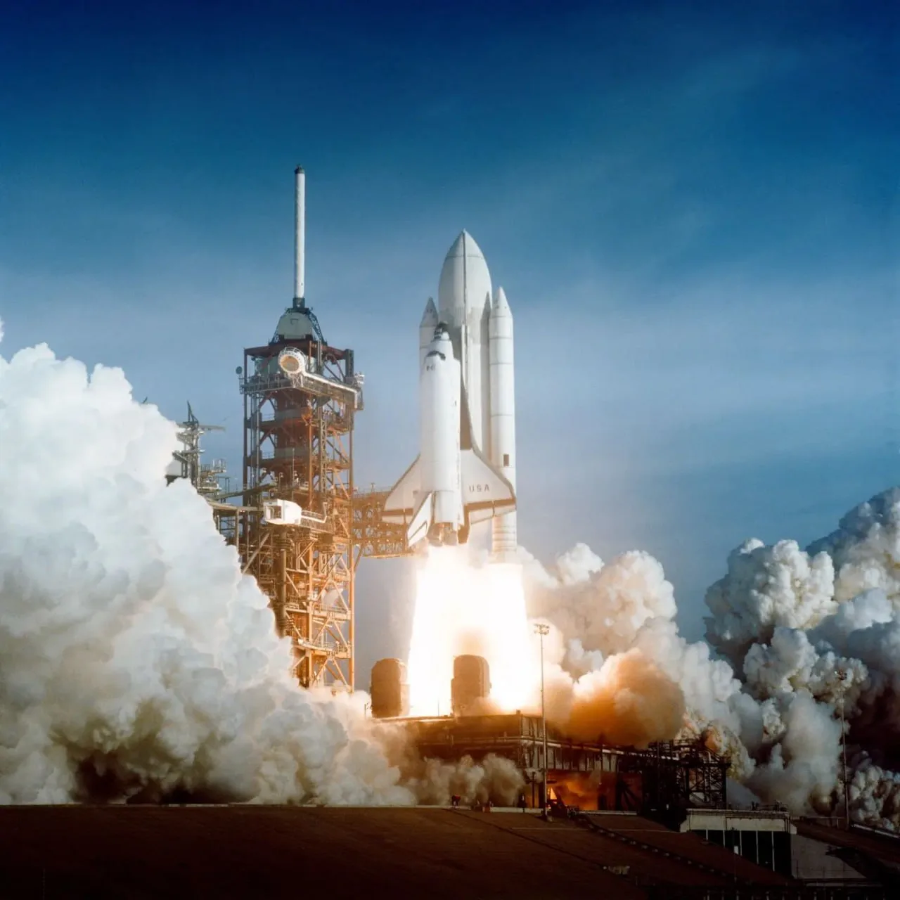 🚀В 1981 году состоялся первый запуск космического шаттла «Колумбия».
