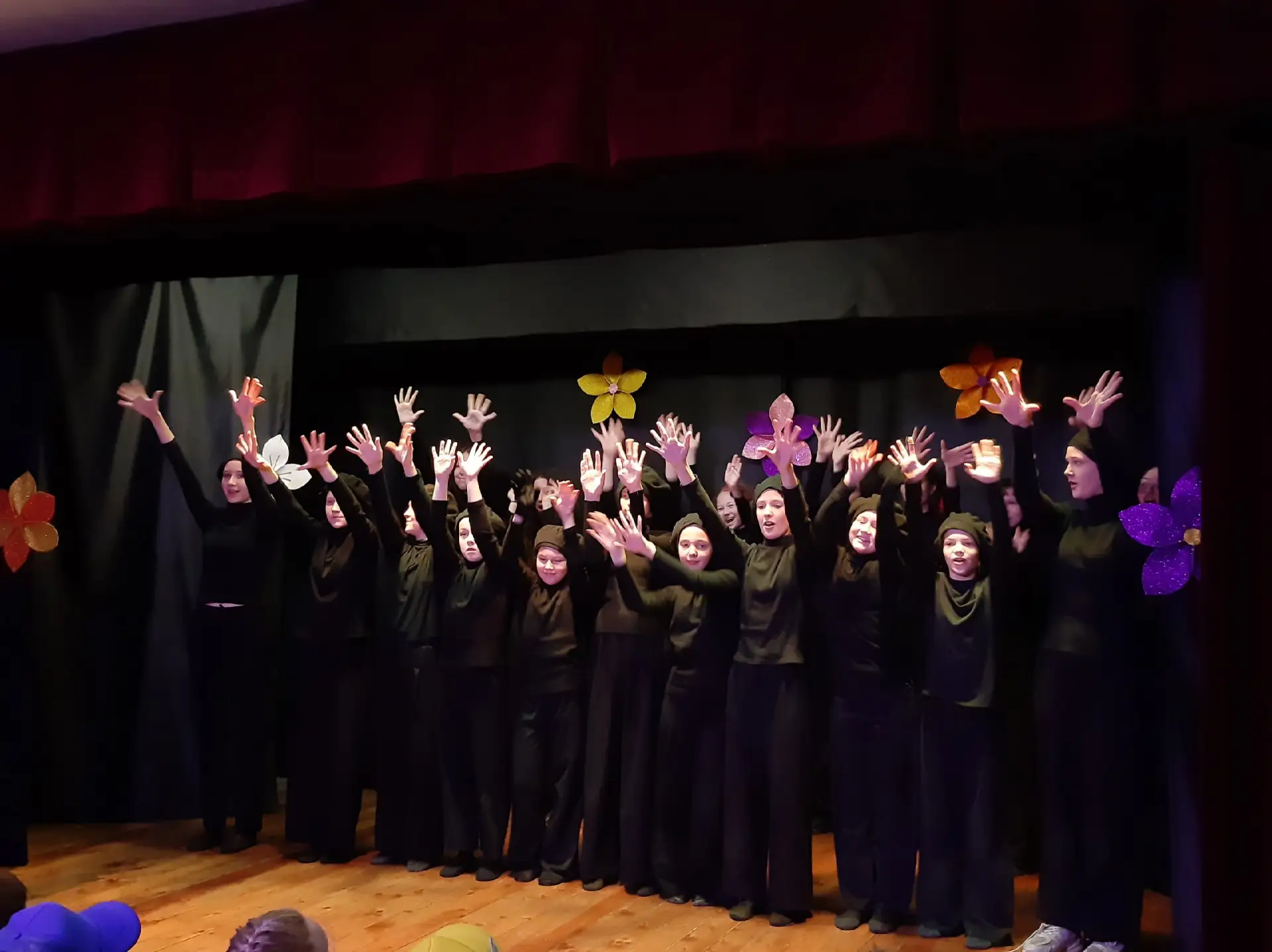 🎭 ☀️ 2 июня показом концертной программы "Здравствуй, лето!", для детей летнего лагеря...