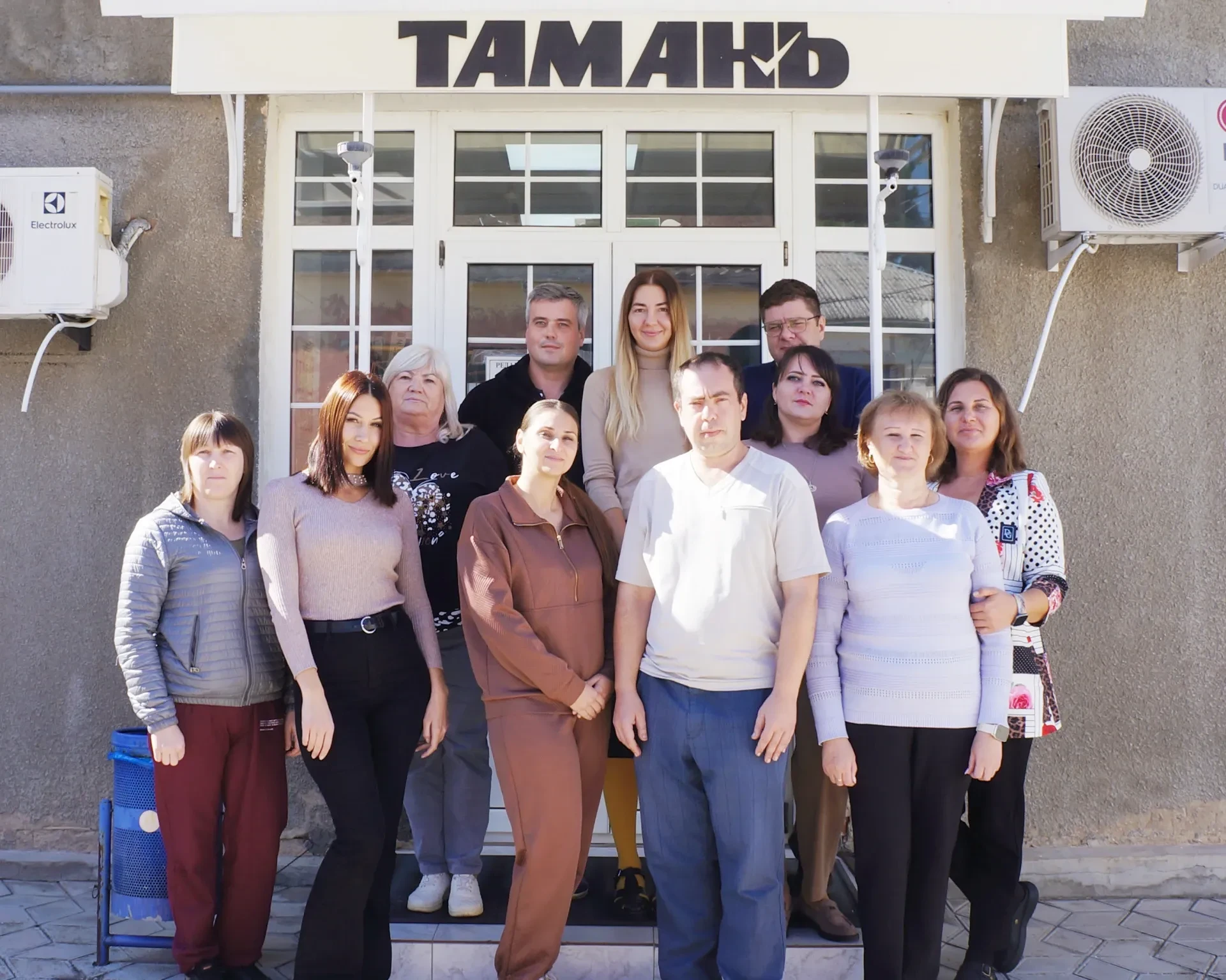 🎉 5 октября 1930 года вышел в свет первый номер газеты «Тамань». Тогда она называлась ...