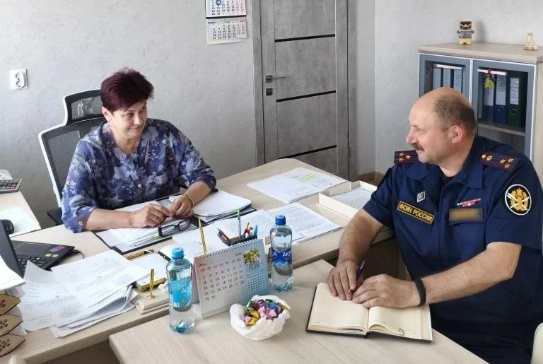 Начальник ИК-4 Роман Козлов провел выездную рабочую встречу с директором автономного стационарного у