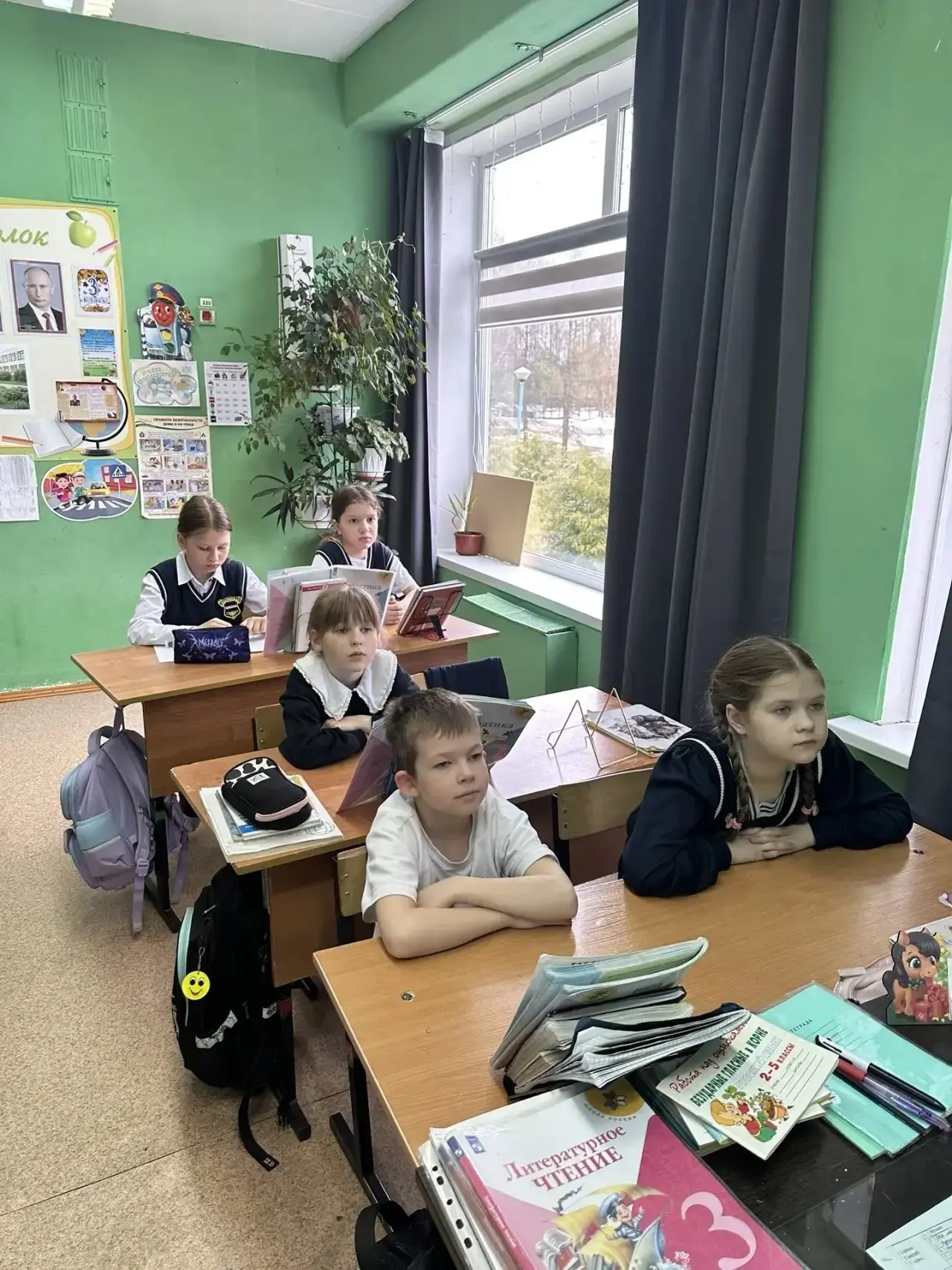 🌊 Привычная работа — «из глубин Россию охранять»