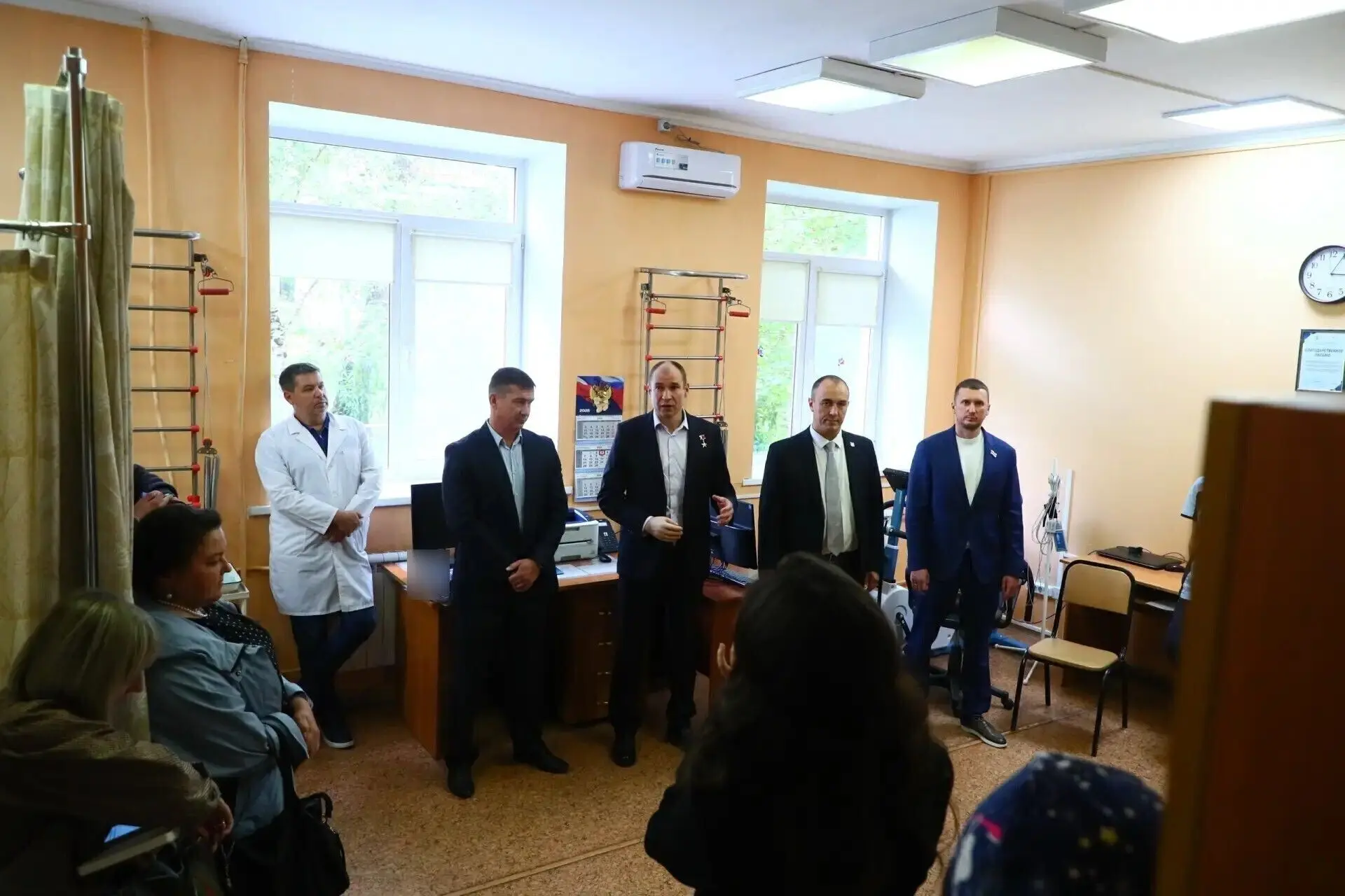 Совместно с главой Центрального округа Радиком Асхатовичем Валиахметовым и депутатом Ом...