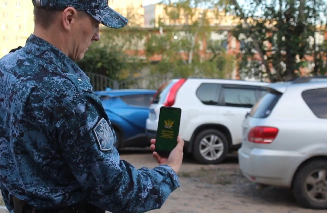 Должника из Карымского округа задержали в Чите с помощью «Автомаршала»

Судебные приставы совместно 