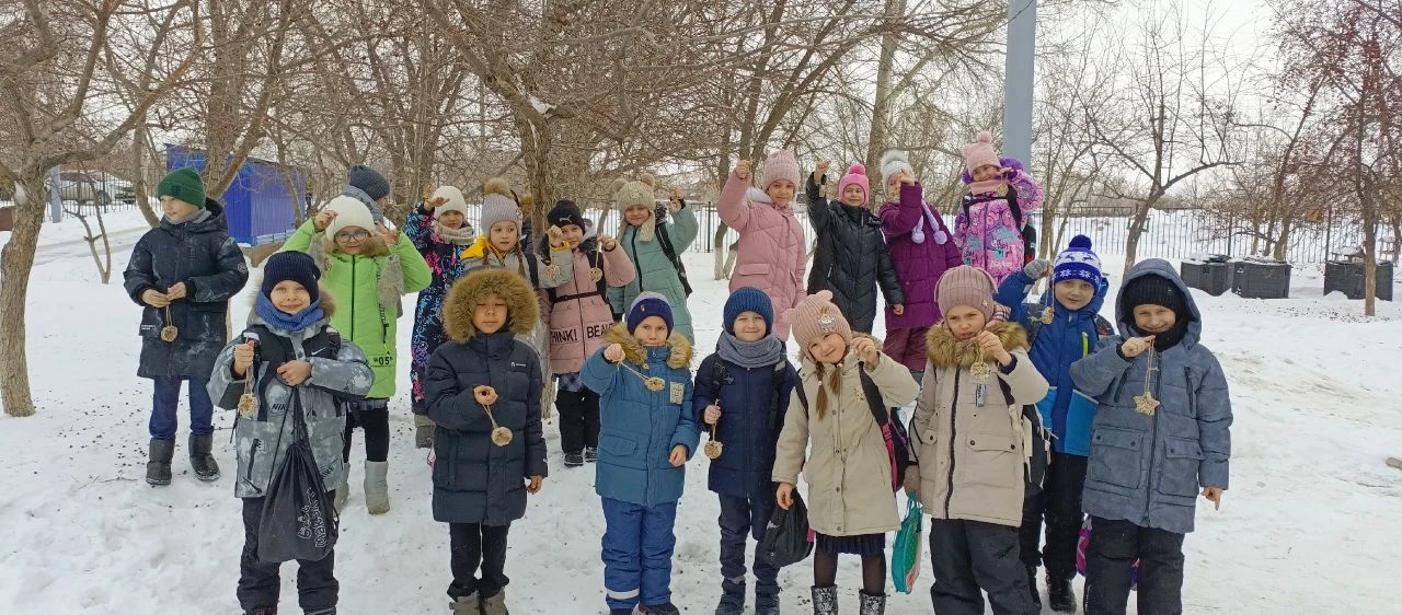 ❄️Покормите птиц зимой. Пусть со всех концов К вам слетятся, как домой, Стайки на крыльцо. Не богаты