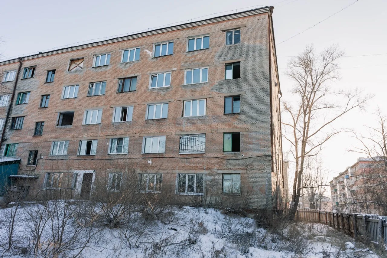 Планируем переселить 1168 человек из аварийного жилья до 2027 года.   📌Утвердили муниципальную прогр