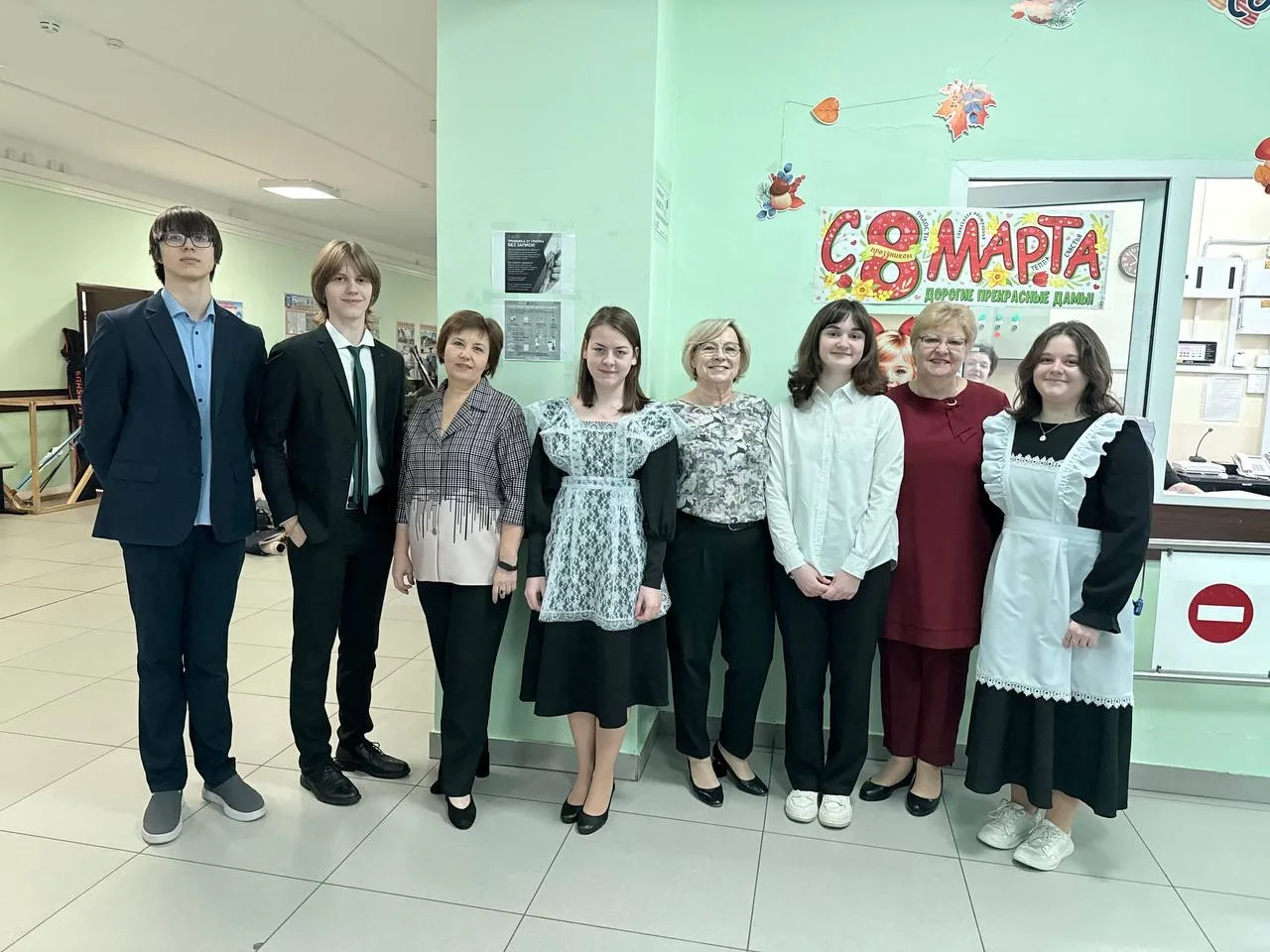 6 марта в честь праздника «Международного женского дня» наша школа погрузилась в атмосферу радости, 