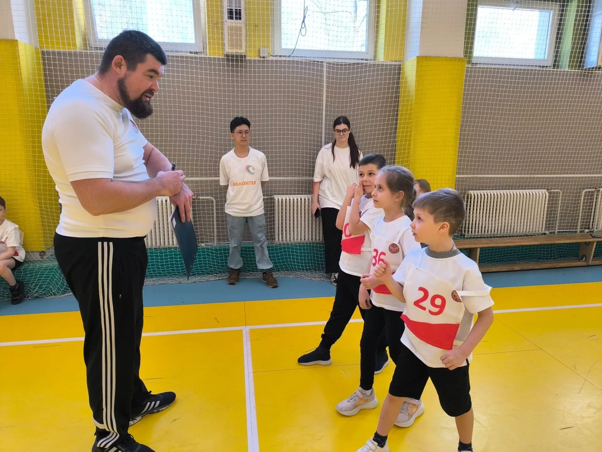 🔥 В нашей школе прошёл День здоровья, главным событием которого стал приём нормативов ГТО. В спортза