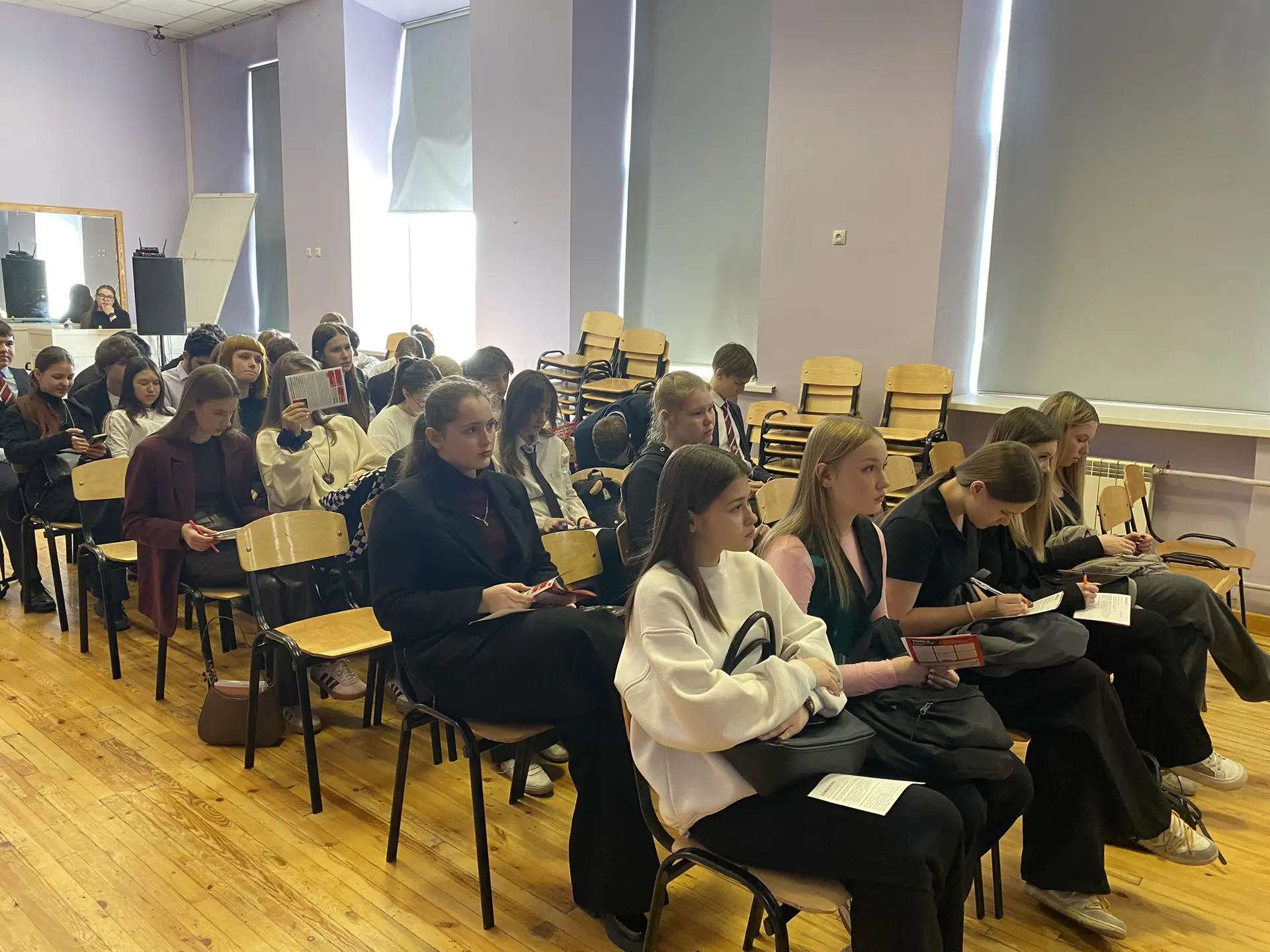 🚀 Куда пойти учиться? Разбирались вместе с Университетом «Синергия»!  На этой неделе к нашим десятик
