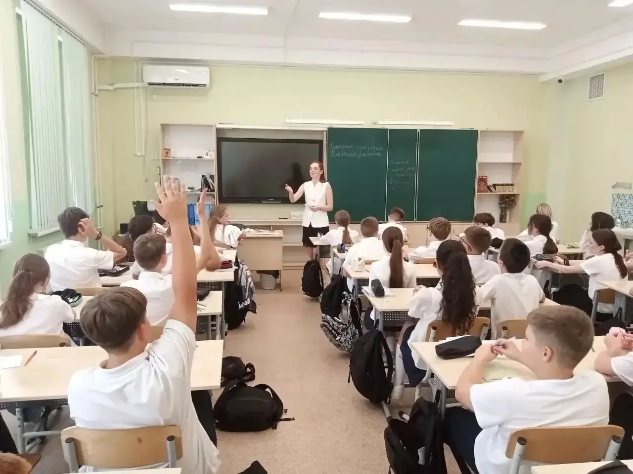 Для обучающихся 7 «В» класса прошёл психологический тренинг на сплочение коллектива — е...