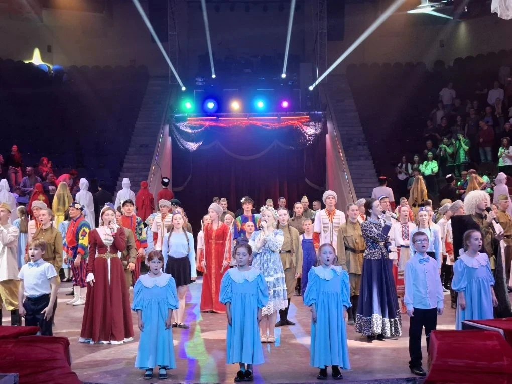 ⭐️🎶Образцовый хор «Лицеисты» делится впечатлениями: 🌟 «Победа под куполом цирка. Дружба народов» - н