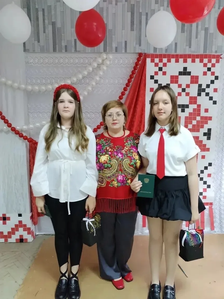 "Черно-Бело-Красный"🖤🤍❤ праздник прошёл сегодня у юных художников 🎨   Ребята подводи...