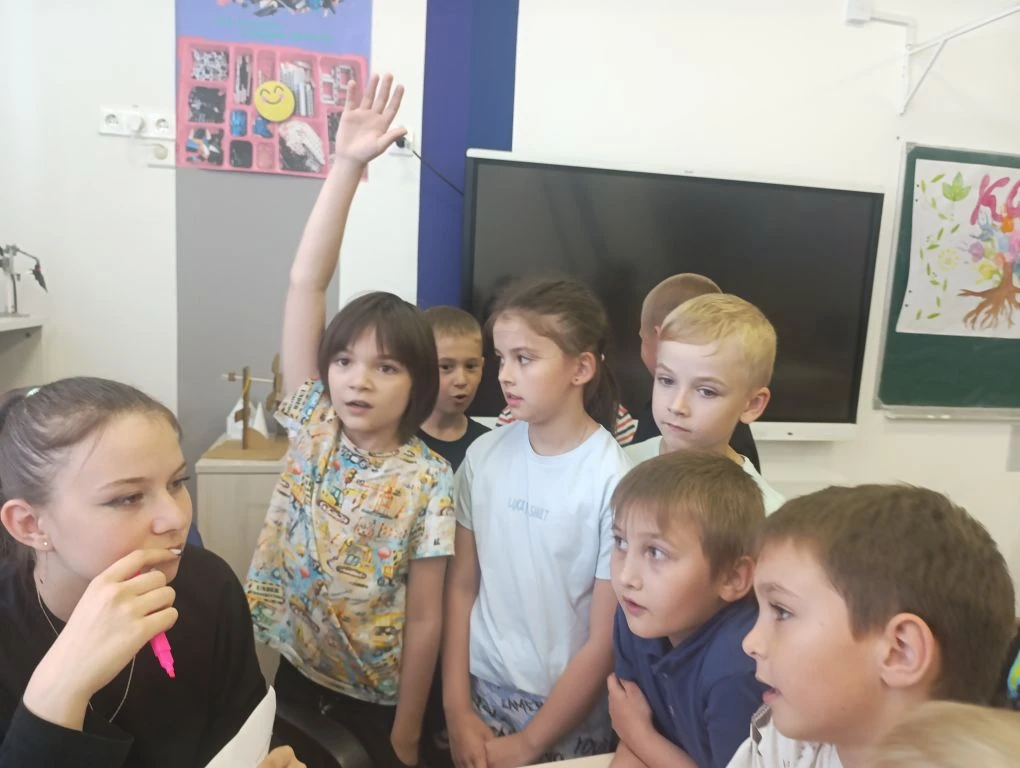 Сегодня в нашем пришкольном лагере "Улыбка" прошел захватывающий квест 🌲«Тайны лесов России»🌳! 
✅Р