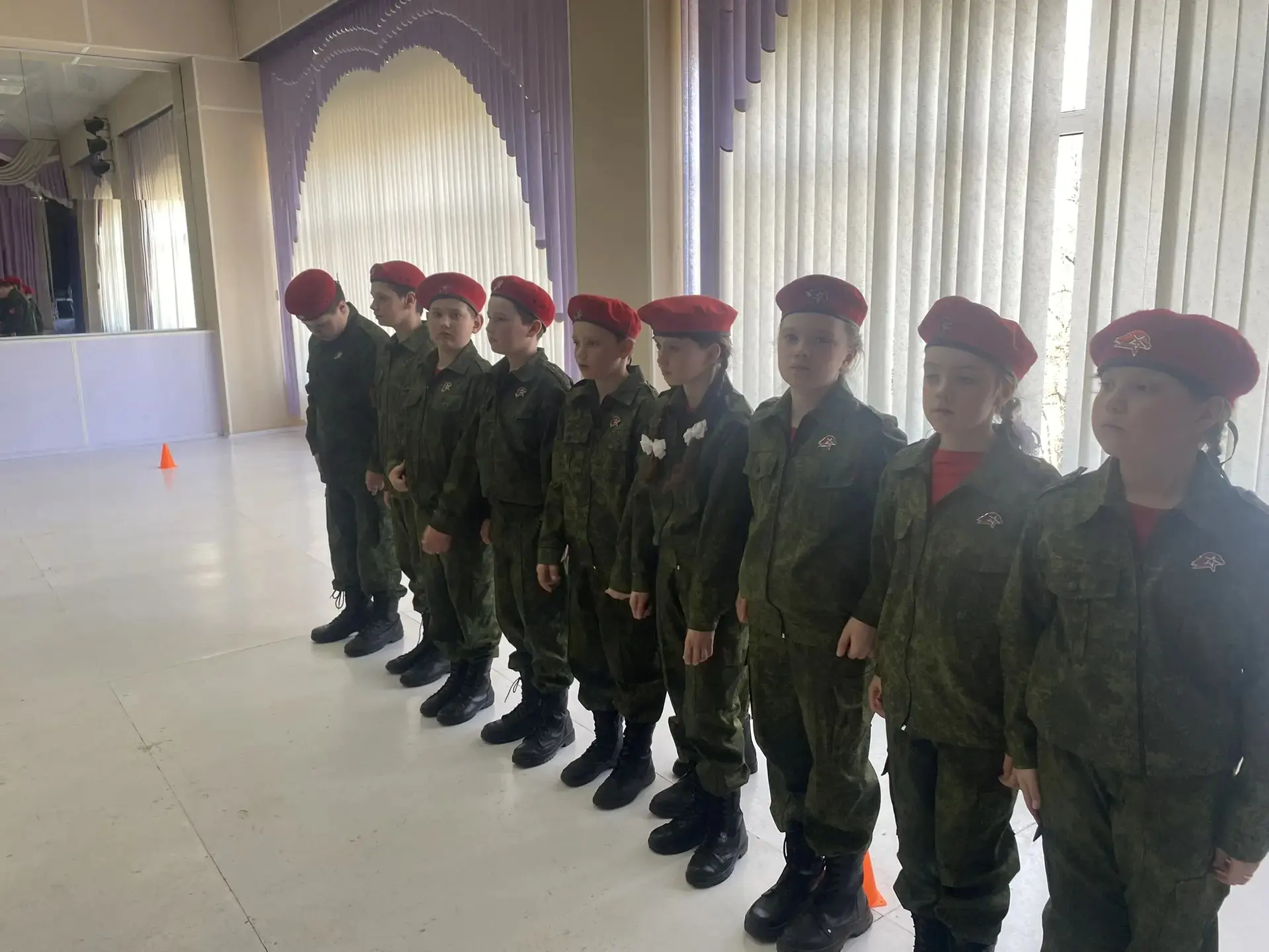 Сегодня наши самые юные члены отряда «Патриот» п. Ярославка открыли проведение Всероссийской военно-