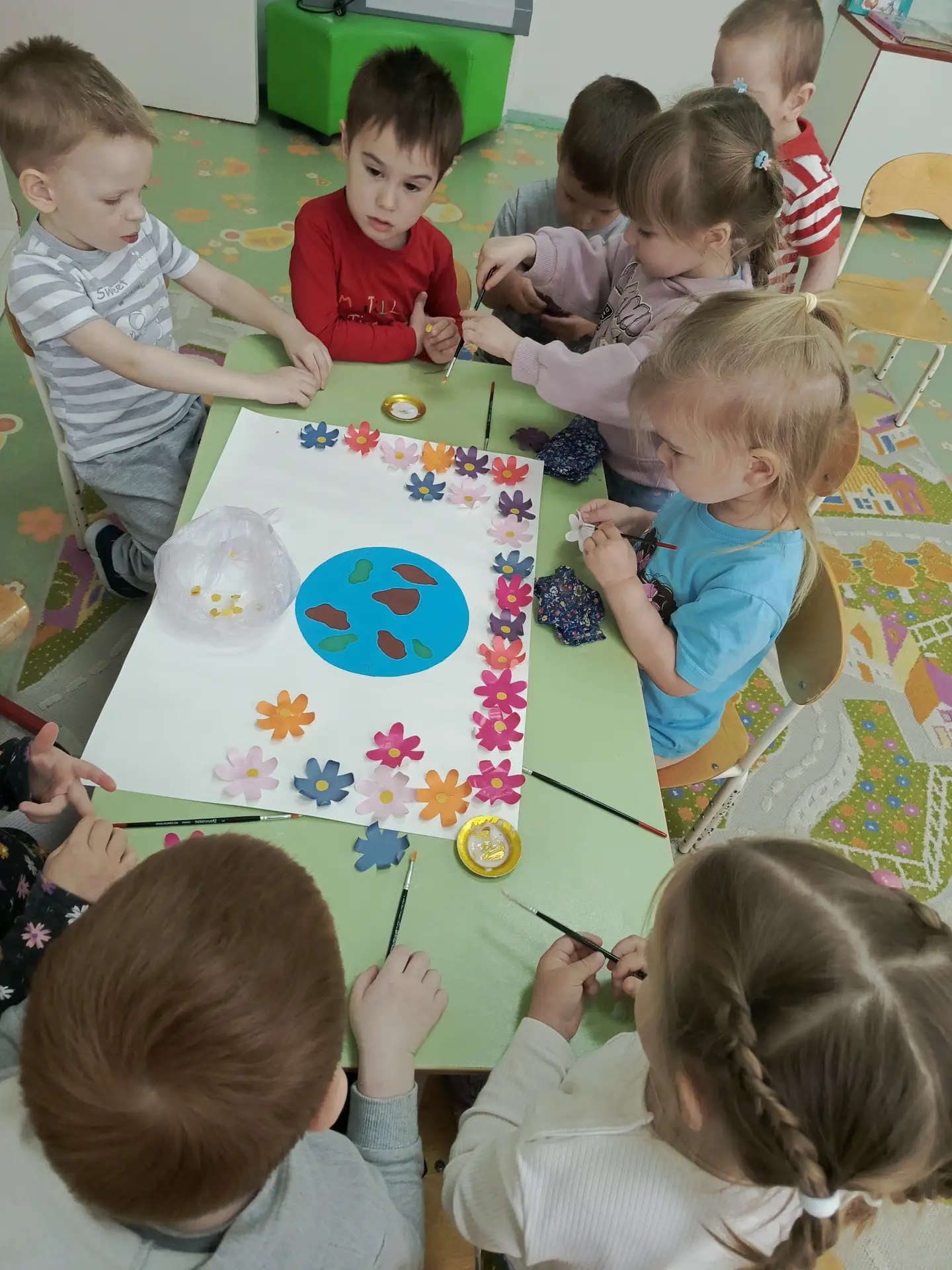 В группе № 2 прошел тематический день - День Земли. С детьми была проведена беседа о то...