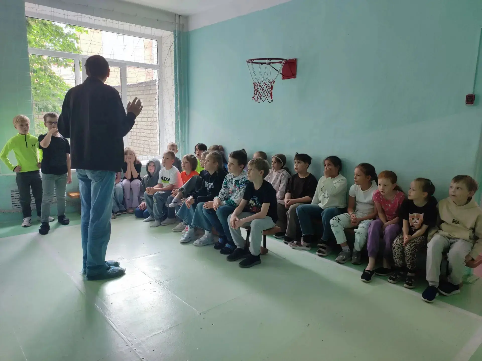 Сегодня наши ребята из пришкольного лагеря отправились в захватывающее путешествие к далёким галакти