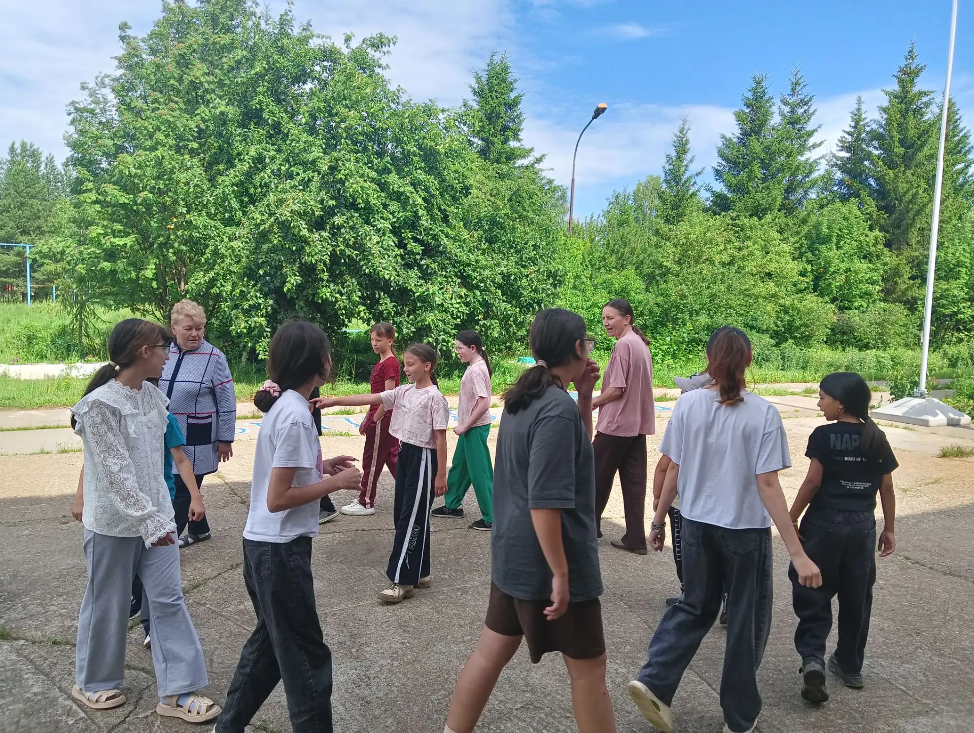 День 16. В нашем пришкольном лагере каждый день наполнен яркими событиями: мы с азартом играем в под