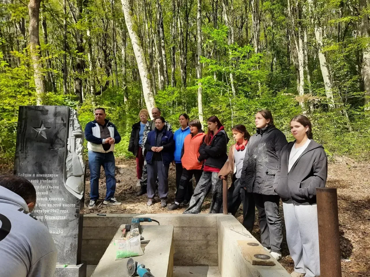 🎗 У безымянной высоты под Эриванским установили памятник курсантам