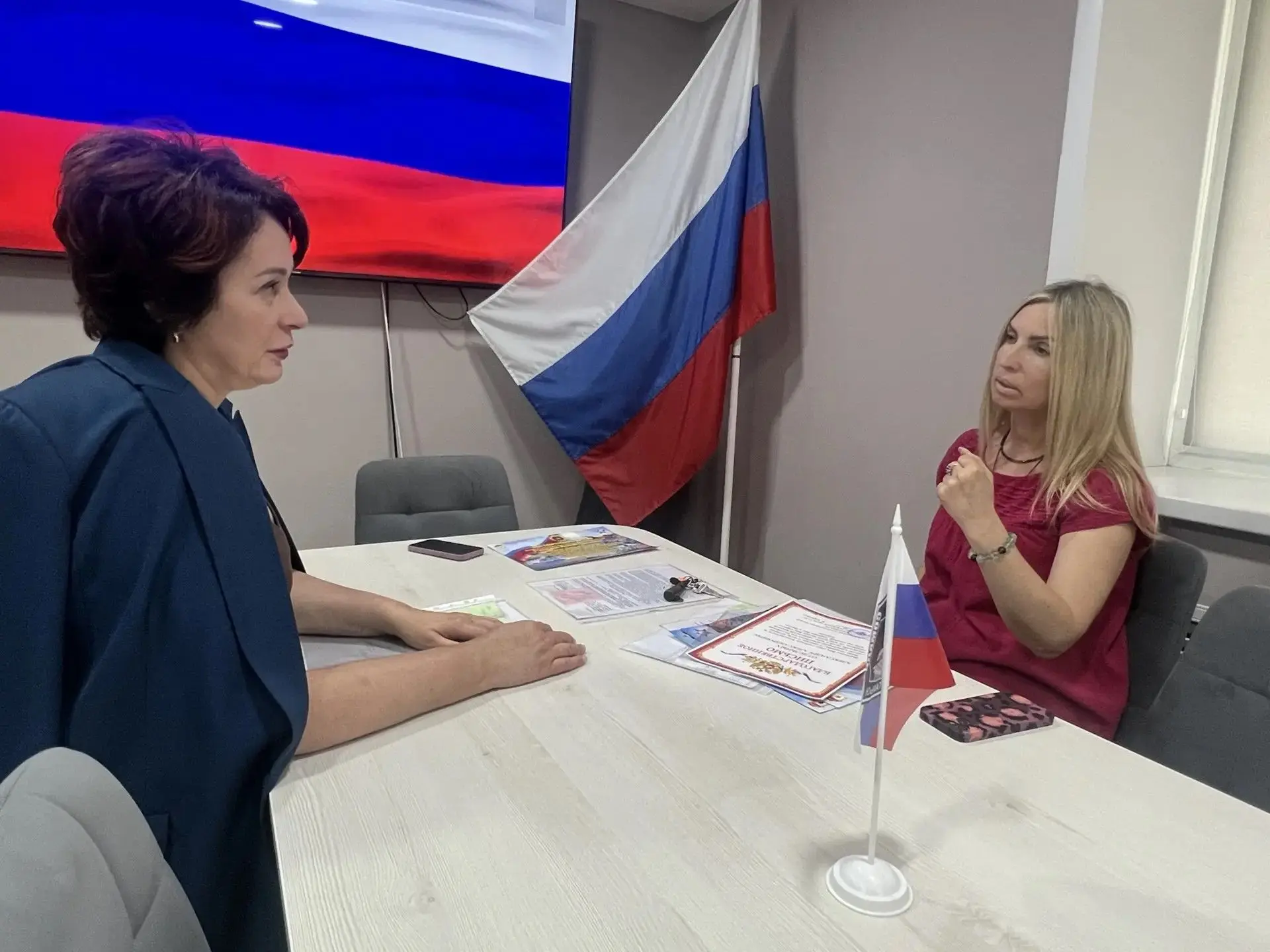 В ходе рабочей встречи первого заместителя главы администрации Жанны Голиковой с депутатом Совета де